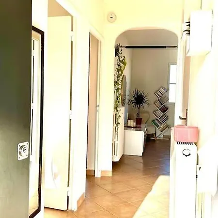 Lumineux 3 Pieces Avec Parking Appartement *